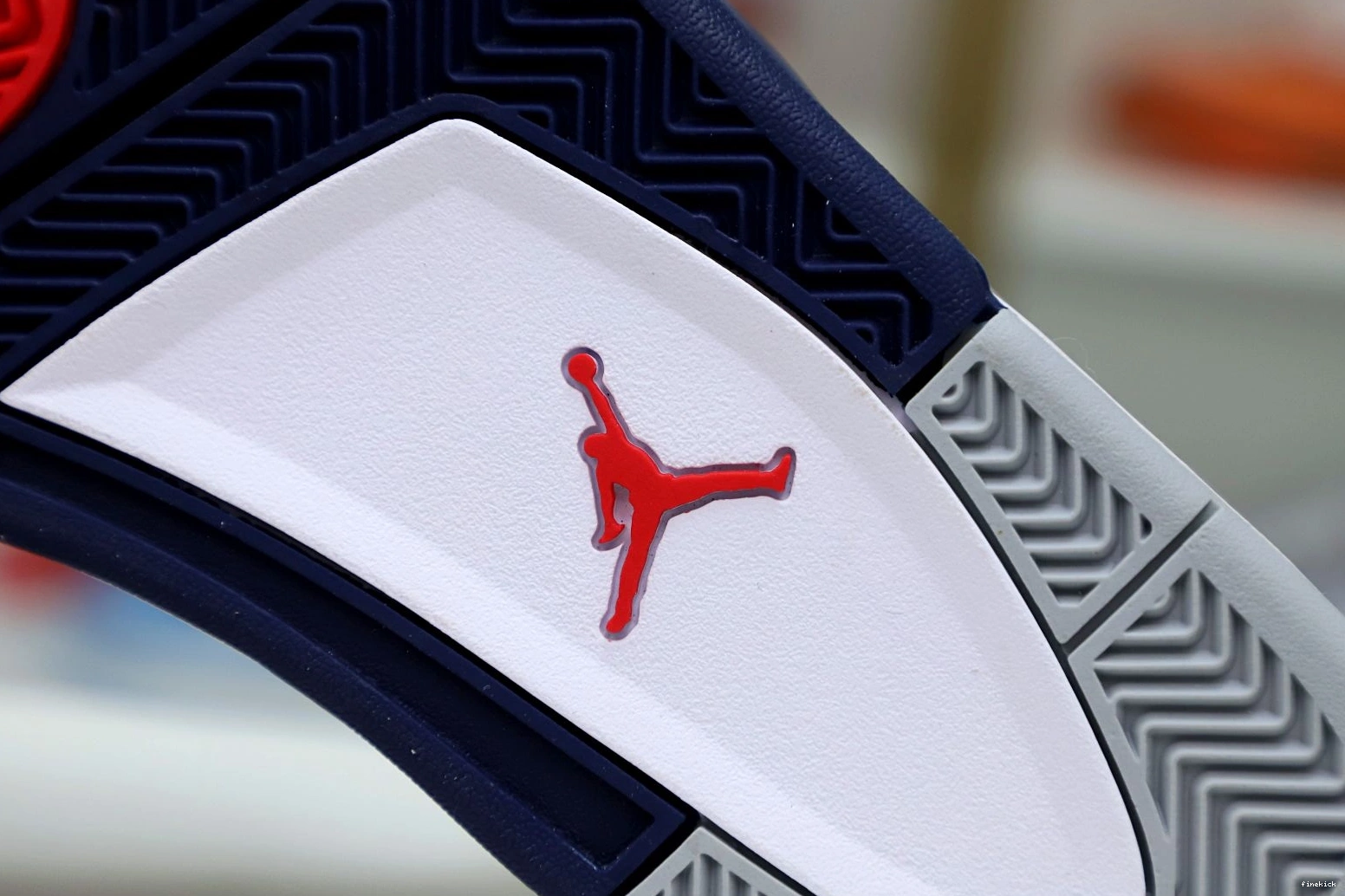 JORDAN 4 RETRO NAVY